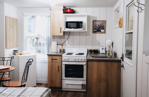 Sainte-Marguerite Ski Chalet | Cozy nature stay: Wi-Fi, air conditioning, BBQ balcony; near Miller Zoo, ideal f