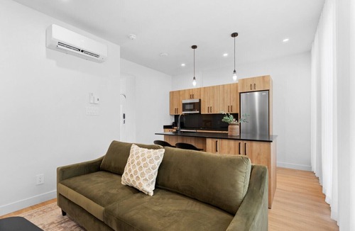Plateau Mont Royal Apartment | Cozy New Flat in Habitat Plateau by Denstays