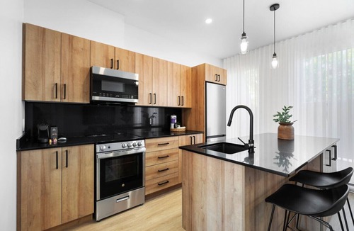 Plateau Mont Royal Apartment | Cozy New Flat in Habitat Plateau by Denstays