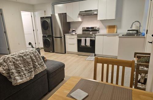 Maple Ridge Apartment | Cozy new Suite in Silver Valley