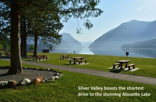Maple Ridge Apartment | Cozy new Suite in Silver Valley