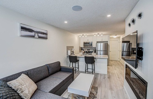 Southeast Calgary Apartment | Cozy New Suite in South Calgary