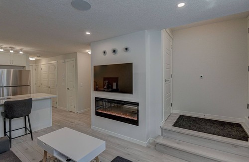 Southeast Calgary Apartment | Cozy New Suite in South Calgary