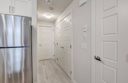 Southeast Calgary Apartment | Cozy New Suite in South Calgary
