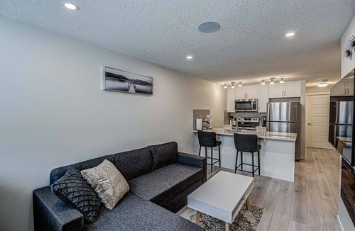 Southeast Calgary Apartment | Cozy New Suite in South Calgary