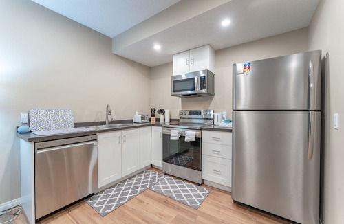 Symons Valley Apartment | Cozy newly built basement apartment in Sherwood