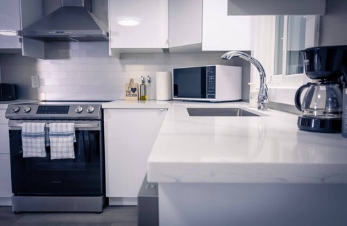 Barrie House | Cozy North End Barrie Home