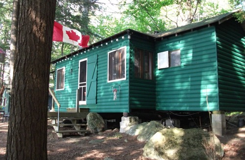 Minden Hills Cottage | cozy old fashioned cottage in the heart of beautiful Haliburton Highlands