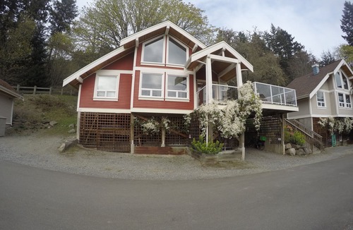 Pender Island Cottage | Cozy Pender Island Cottage