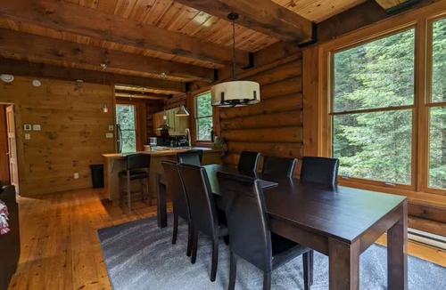 Lac Superieur Village Ski Chalet | Cozy Pet Friendly 4 bedroom cottage with spa, pool, tennis, lake