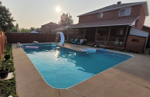 Barrie House | Cozy Pool Retreat in Barrie