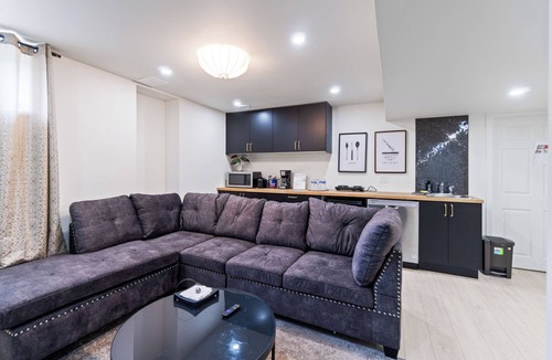 Carleton Place House | Cozy & Private Basement Suite with All Amenities