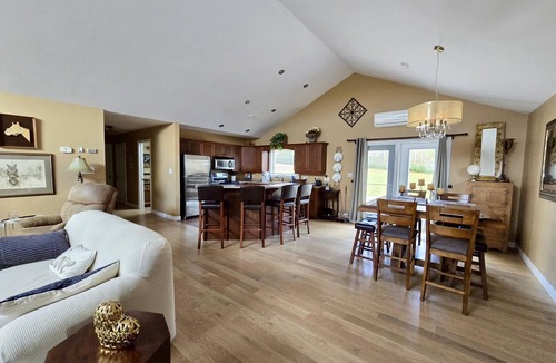 Miltonvale Park House | Cozy & Private Countryside home close to the City as well as beaches/attractions
