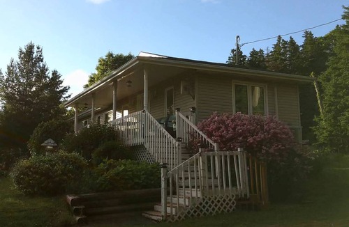 New Glasgow Cottage | Cozy private cottage with picturesque scenery