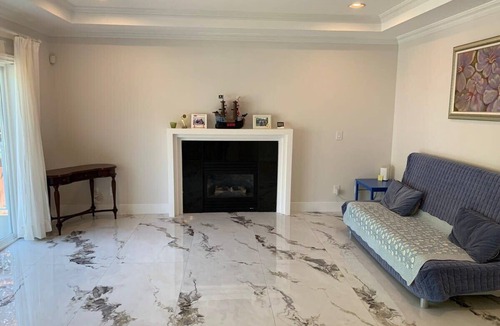 Dunbar House | Cozy Private Room in Charming Dunbar-Southlands