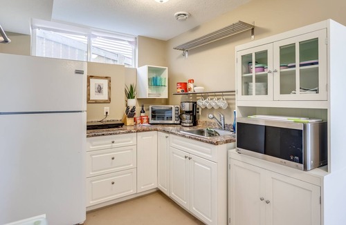 Airdrie House | Cozy Private Suite w/Waterfront Views Sleeps 4