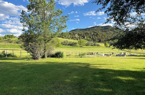 Collbran Cabin | Cozy Ranch Guest House - Mountain Views & Creekside Paradise
