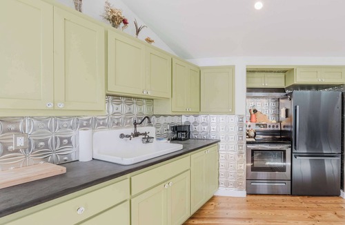 Three Rivers House | Cozy recreation home with full kitchen, washer & dryer, private lot and WIFI
