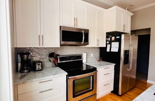 Regional District of Nanaimo House | Cozy, Relaxing Family-Sized House/near the ferry, parks, shopping & downtown!