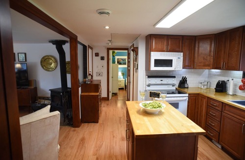 Gore Cottage | Cozy retreat in nature with all the comforts of home