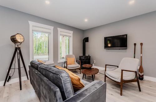 Stokes Bay House | Cozy Retreat W Hot Tub Bruce Peninsula
