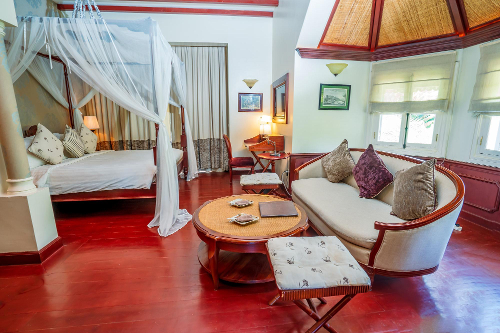 Lion's Head Cottage | Cozy Riverside Bungalow