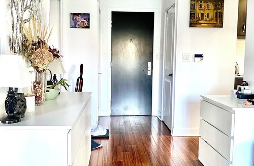 Downtown Mississauga Condo | Cozy Room in City Centre