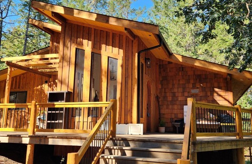 Yellow Point House | Cozy rustic modern retreat