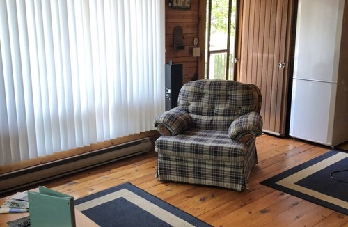 The Archipelago Cottage | Cozy Rustic Waterfront Cottage on Georgian Bay (near Pointe Au Baril/Parry Sound)