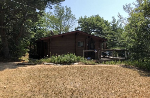 The Archipelago Cottage | Cozy Rustic Waterfront Cottage on Georgian Bay (near Pointe Au Baril/Parry Sound)