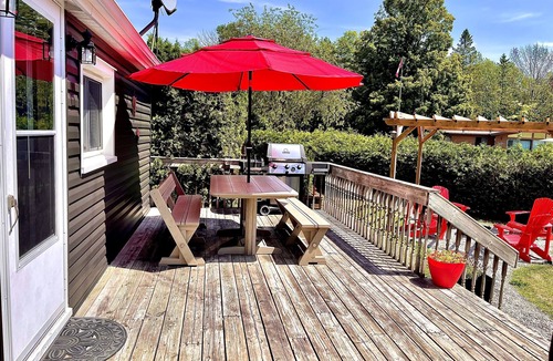 Sauble Beach Cottage | Cozy Sauble Beach Hideout | Walk to Beach & Park!
