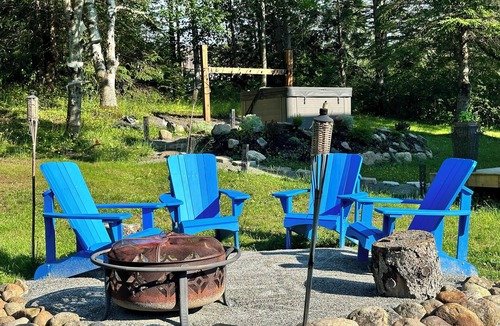 Sainte-Agathe-des-Monts House | Cozy ski retreat on Lakefront Cottage In Ivry-sur-le-Lac