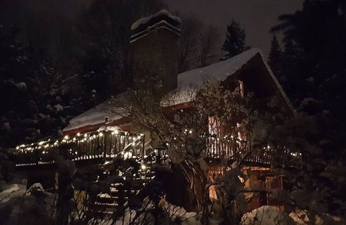 Morin Heights House | Cozy ski retreat surrounded by mountains. Family size house with all aminities.