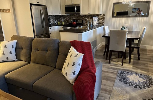 Gibsons House | Cozy Soames Hill Cabin, close to everything enjoyable for your relaxation.