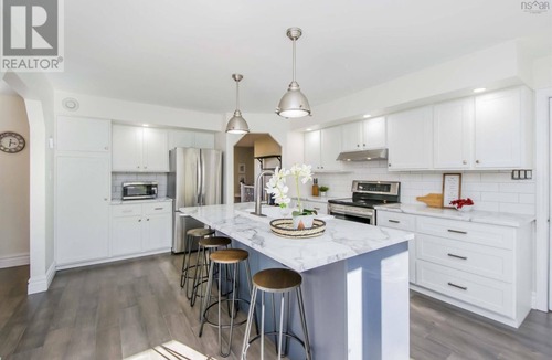 Lower Sackville House | Cozy & Spacious 2BR home in a quiet neighborhood near shopping center