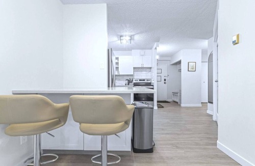 Beltline Apartment | Cozy & Spacious 2BR at Stampede w/Parking, AC