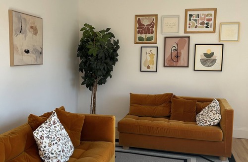 Saint-Laurent Apartment | cozy, spacious and bright 3 bedrooms apartment, walking distance to metro.