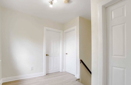 Hamilton House | Cozy spacious house for large group - huge backyard w/ deck & Bonfire
