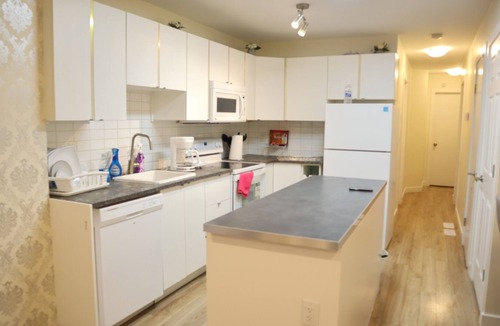 East Kildonan House | Cozy, Sparkly 3 Bedroom with ensuite bathroom