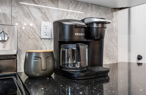 Eastern Hillsides House | Cozy stay at the Mountain Nest Suite w/hot tub