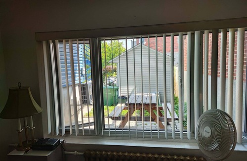 Hochelaga Apartment | Cozy studio retreat on the earth of Sherbrooke east close to the metro!
