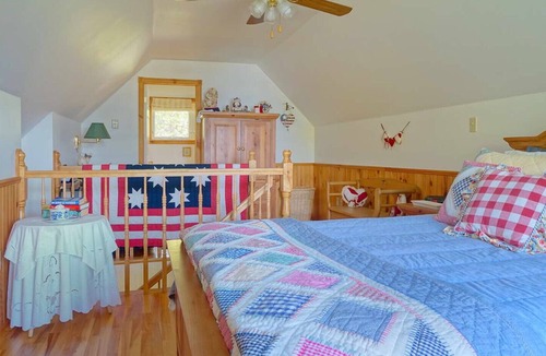 Panmure Island Cottage | Cozy Summer House on Idyllic Waterfront at The Manor at Panmure