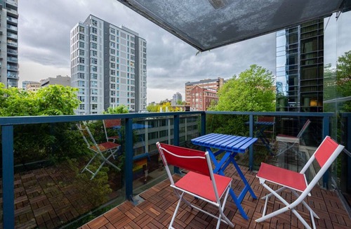 Downtown Vancouver Condo | Cozy Treehouse at Burrard (1 Bedroom Condo)