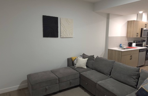 Southwest Calgary Apartment | Cozy two bedroom suite in South West Calgary