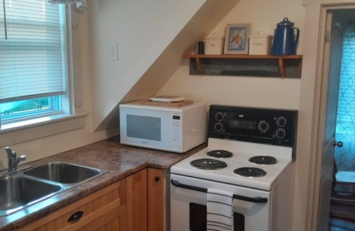 St. Martins Apartment | Cozy upper apartment across from the Bay of Fundy.