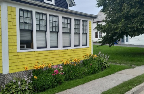 St. Martins Apartment | Cozy upper apartment across from the Bay of Fundy.