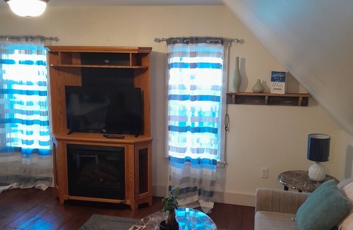St. Martins Apartment | Cozy upper apartment across from the Bay of Fundy.