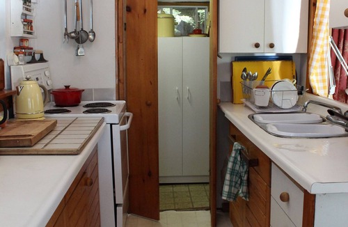Algonquin Highlands Cottage | Cozy waterfront cottage, beautifully treed-10 min from Dorset.