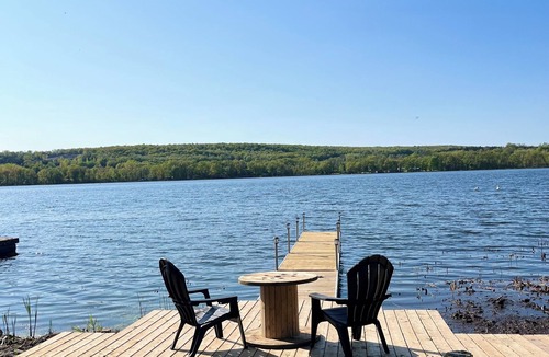 Quinte West Cottage | Cozy Waterfront 3 Bedroom Cottage (Pet-Friendly)