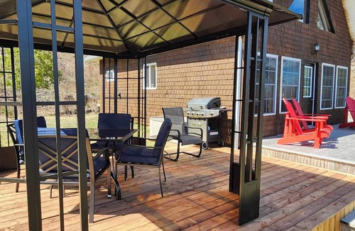 Clifton Royal Cottage | Cozy Waterfront Cottage on the Kennebecasis River. Pet Friendly!